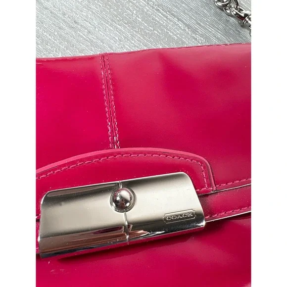 Coach Kristin Raspberry Magenta Pink Patent Leather Chain Clutch Bag Wristlet - Picture 2 of 8